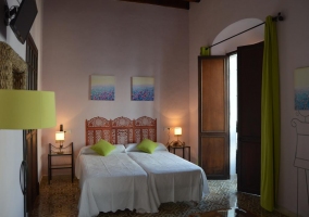 Habitación familiar con balcón