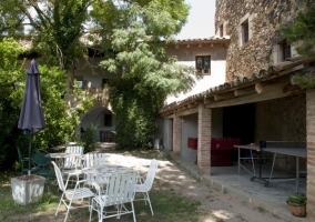 Comedor de la casa con chimenea