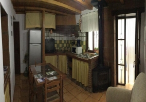 Cocina comedor junto a la sala 