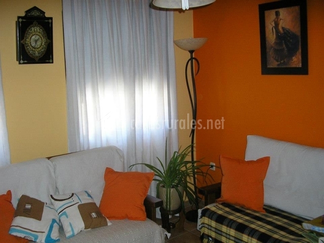 Sala De Estar Naranja ~ Sillones de la sala de estar y pared de color naranja Sala De Estar Naranja ~ Sillones de la sala de estar y pared de color naranja