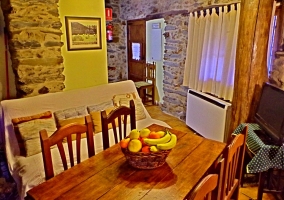 Cocina comedor y sala de estar al lado