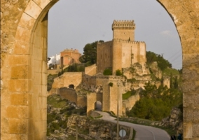 Arco con vistas al castillo