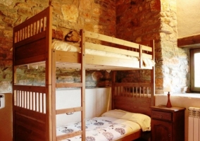 Dormitorio con literas