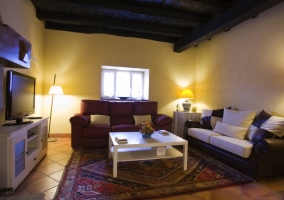 Sala de estar con sillones