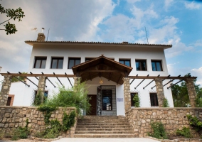 Acceso a la casa con sus escaleras