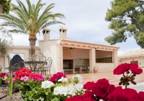 Comedor y sala de estar con chimenea