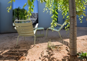 Habitación con patio exterior
