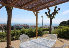 Terraza con vistas al mar y merendero