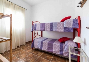 Habitación con cama de matrimonio