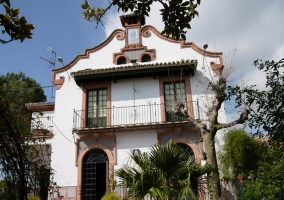 Sala de estar con escalera