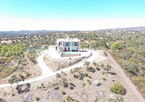 Amplias vistas desde el aire de nuestra finca