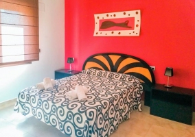 Habitación con cama de matrimonio 