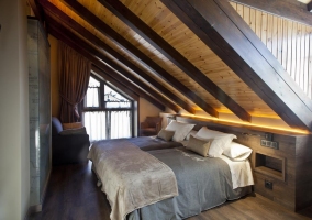 Suite (302)