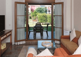 Bajos (Apartamento 15)