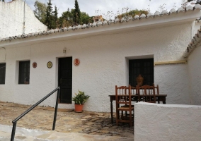 Terraza a la entrada de la casa