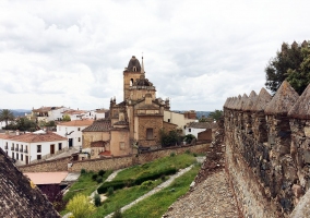 Plaza del Pacífico La Bazana - La Bazana (Badajoz)