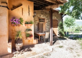 Terraza junto a la casa