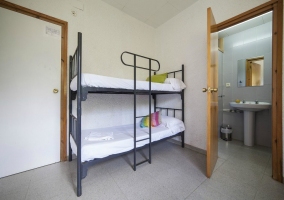 Habitación cuádruple con baño privado