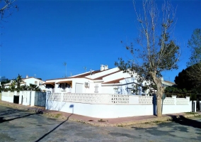 Piscina limpia y cuidada