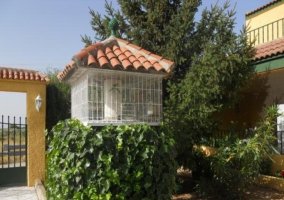 Piscina con tobogán