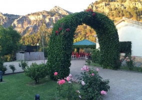 Arco con flores