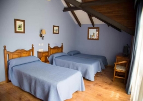 Habitación doble (2 adultos y un niño)