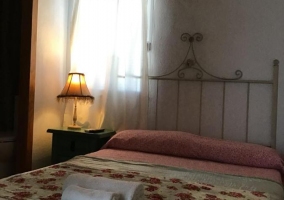 Habitación doble con baño privado