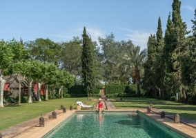 Piscina con solarium