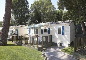 Bungalow Deluxe (4 adultos)