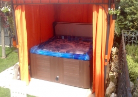 Zona chill out en la piscina