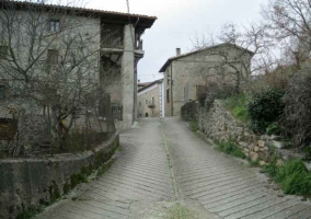 Camino de acceso a la vivienda