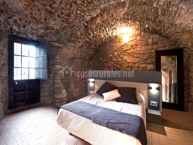 Ses garites en pals (girona) Dormitorios matrimonio roig muebles