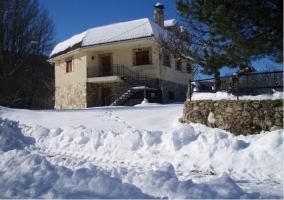 Fachada de la casa nevada