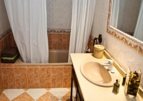 Dormitorio con original decoración