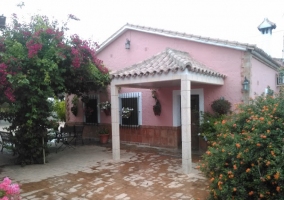 Entrada casa rosa