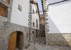 Entrada y callejón