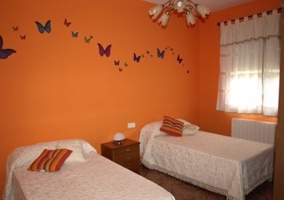 Dormitorio naranja