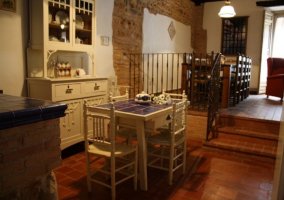 Cocina con detalles en blanco y azul