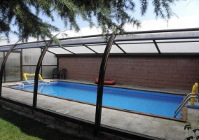 Piscina con juegos