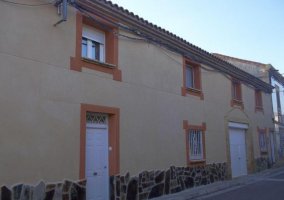 Acceso a los exteriores equipados para el verano