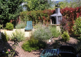 Barbacoa en el jardín