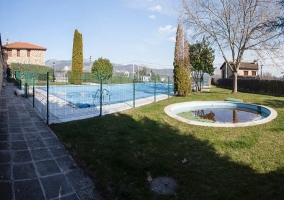 Piscina junto al albergue