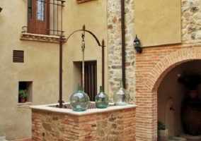 Detalle del cabecero de La Alcoba