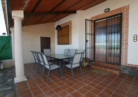 Salón comedor con chimenea