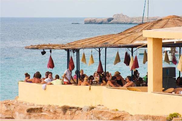 DISFRUTA DE LA PLAYA SIN CONTRATIEMPOS
